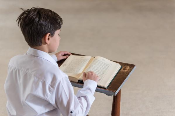 حقوق الطفل في الإسلام: رعاية شاملة وفقًا للقرآن الكريم