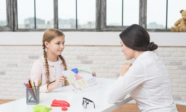 What is the best way to psychologically prepare a child for school?